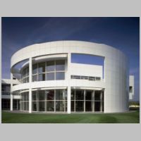 Richard Meier, Weishaupt Forum, Schwendi (1989-1993), photo on architecture-history.org.jpg